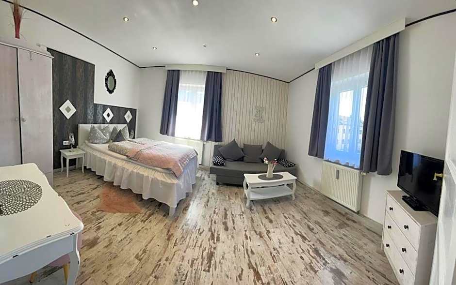 LA Boutique House