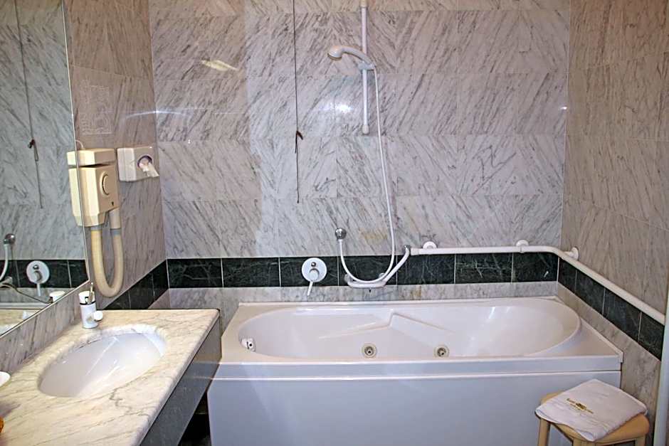 Park Hotel Villa Leon d'Oro