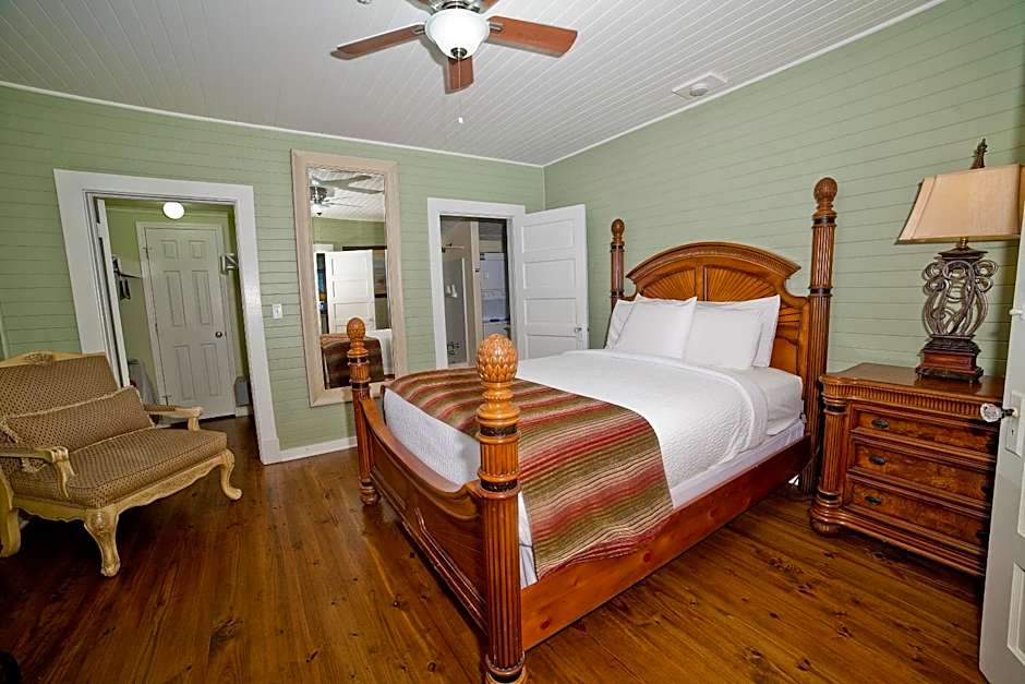 DeSoto Beach Terraces