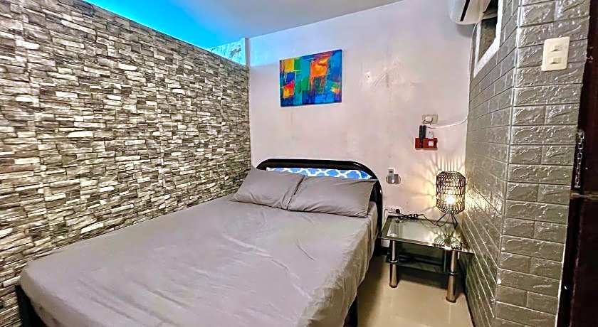 UNO'S Place with Karaoke,Wifi,Netflix and Balcony