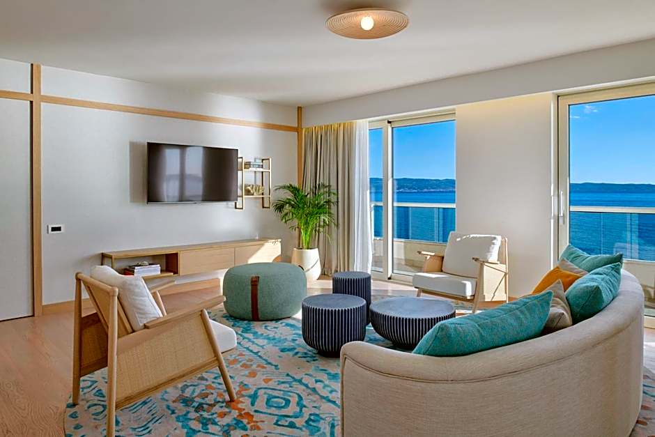 Le Meridien Lav Split