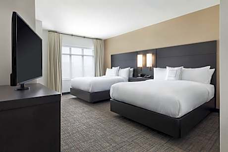 Studio, 2 Queen, Sofa bed