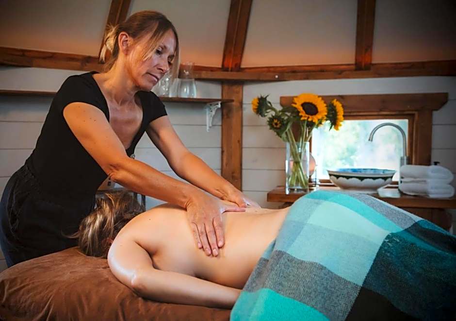 Burleigh Court Hotel