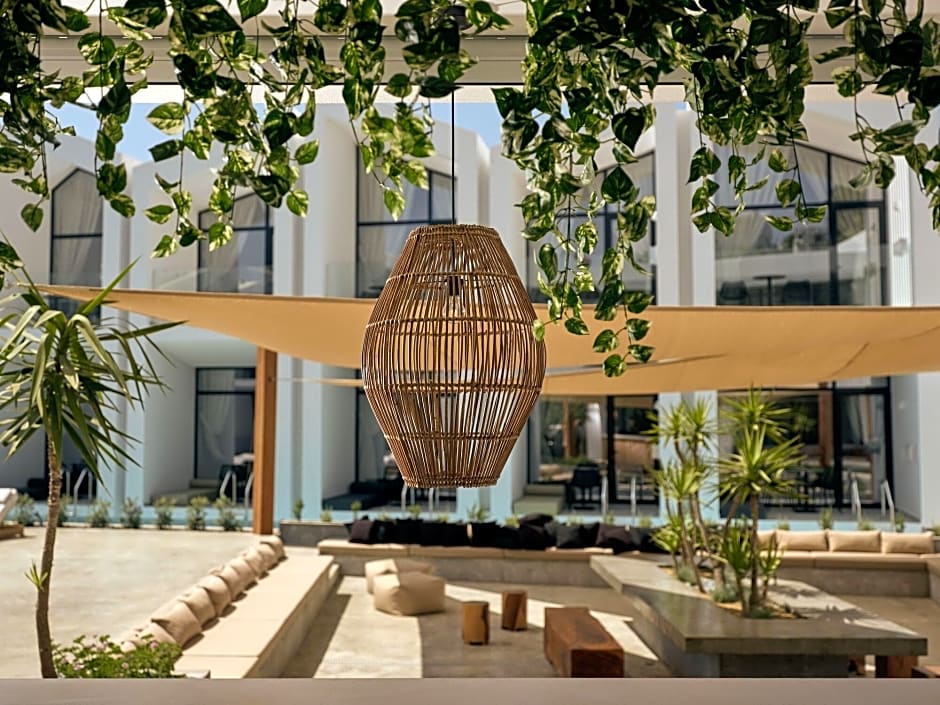 Cavo Vezal - Adults Only