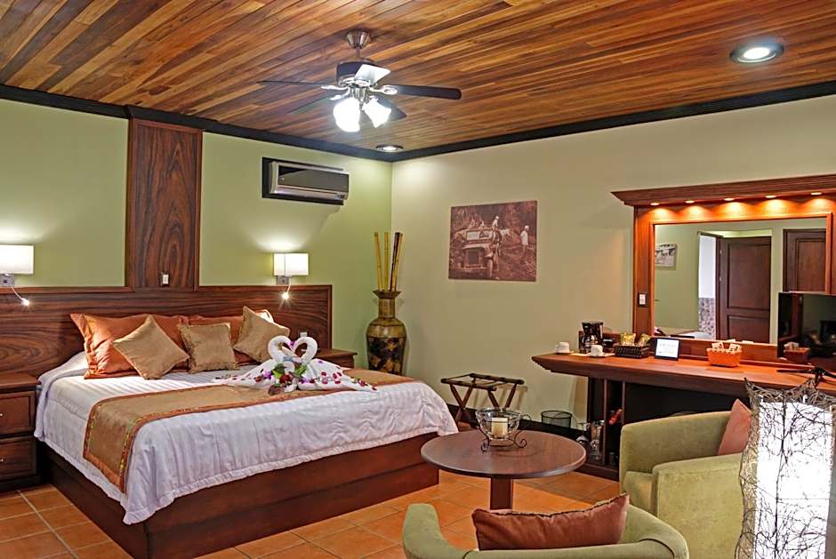 Volcano Lodge, Hotel & Thermal Experience