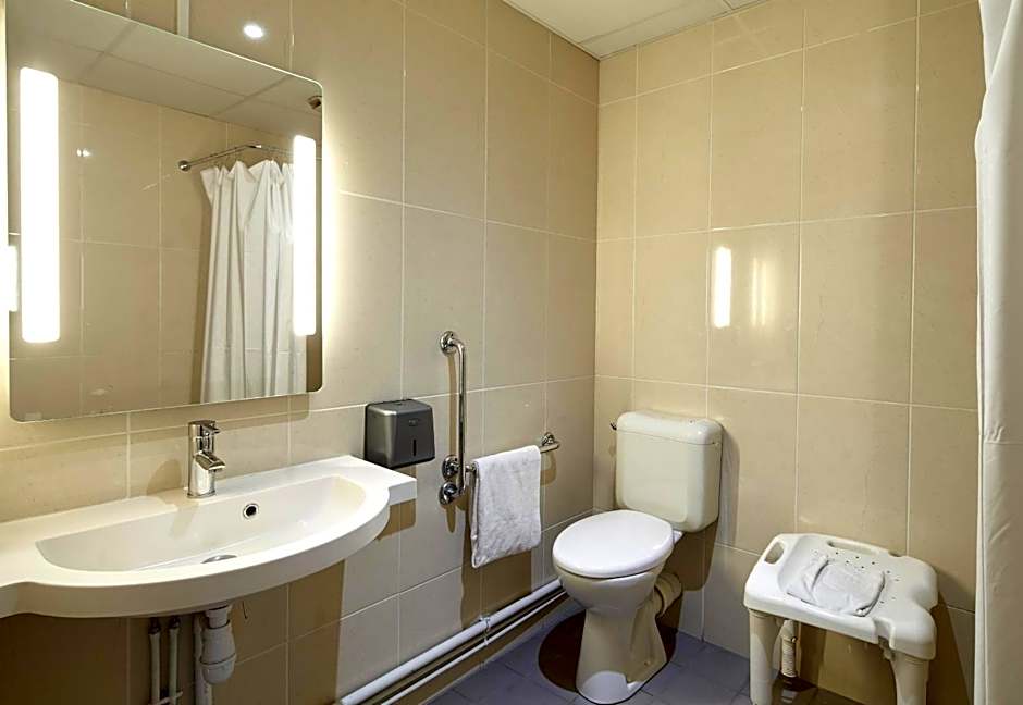 B&B HOTEL Paris Le Bourget