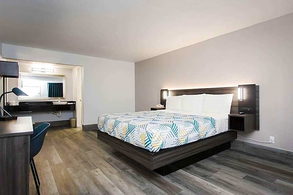 Studio 6 Houston TX Medical Center NRG Stadium