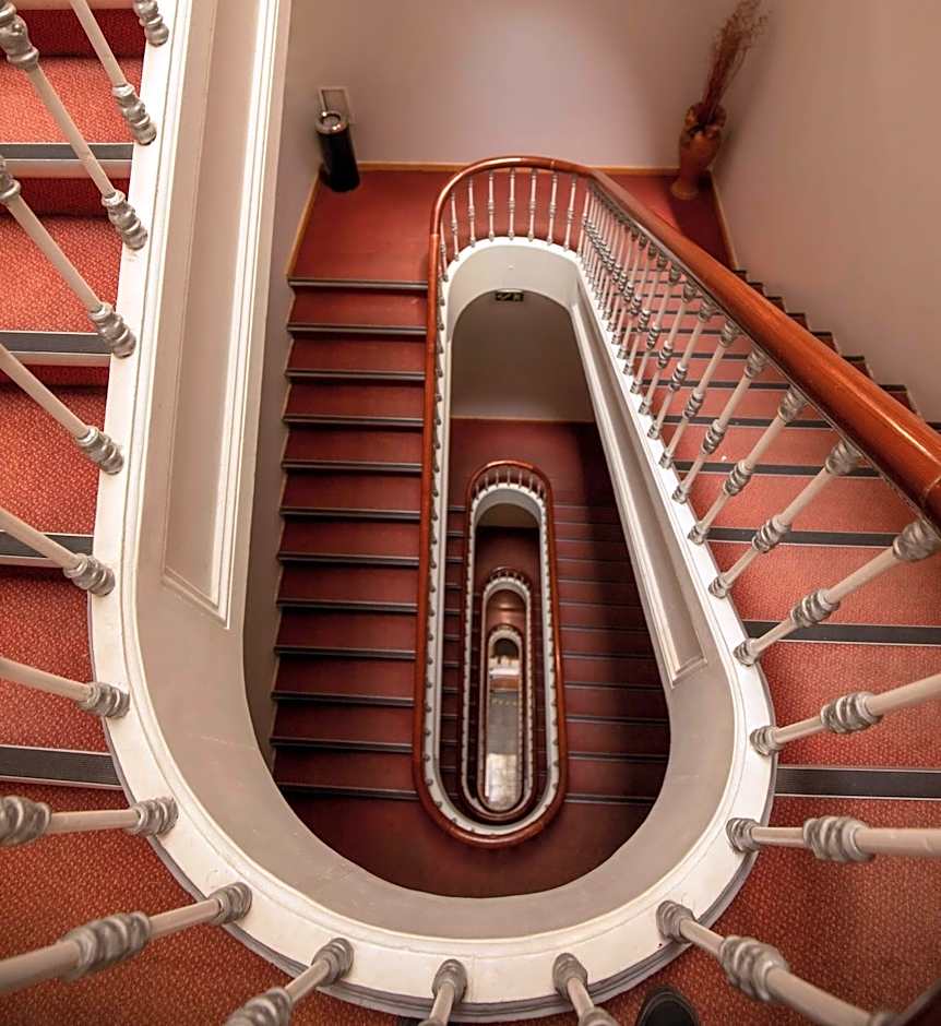 Grande Pensao Residencial Alcobia