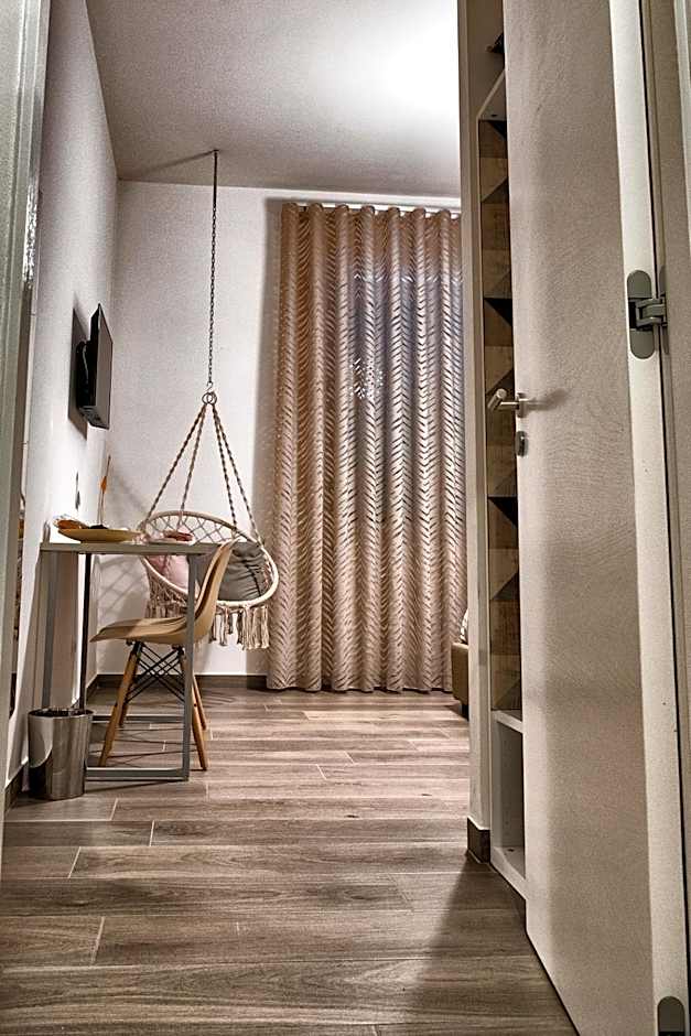 DIMORA FLEGREA room & breakfast