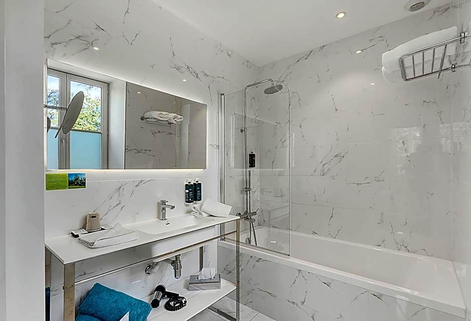 Le Domaine de Montjoie  BW Premier Collection