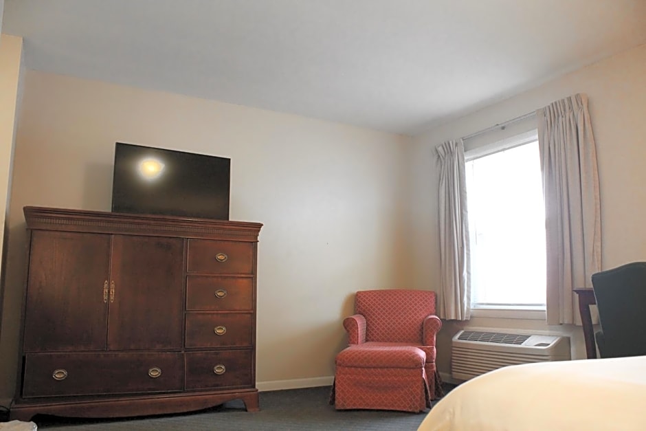 Alpine Inn & Suites Rockford