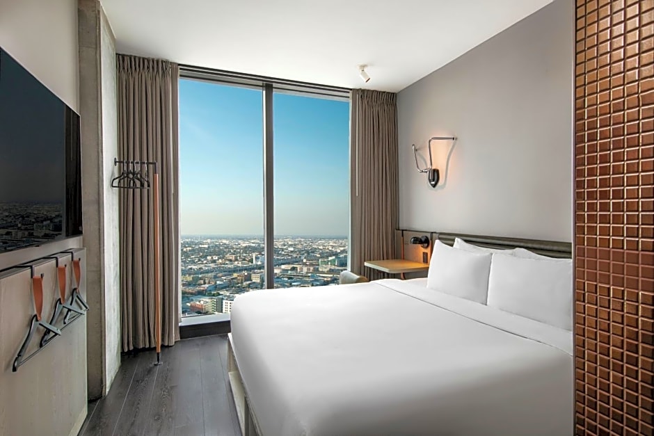 Moxy Downtown Los Angeles