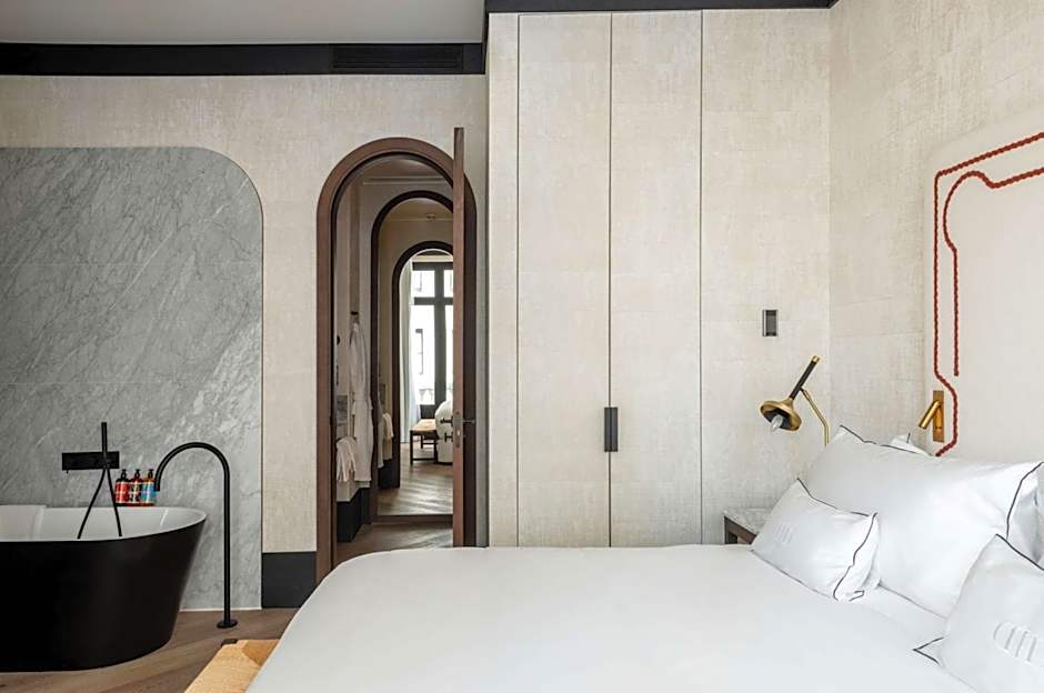 Hotel Montera Madrid, Curio Collection by Hilton