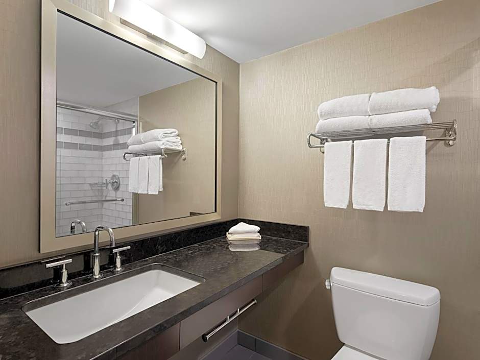 Holiday Inn Calgary Airport By IHG