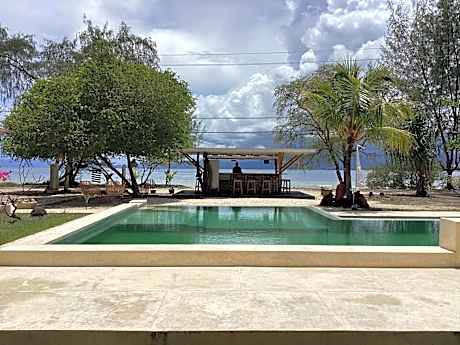 Juliantos by the sea