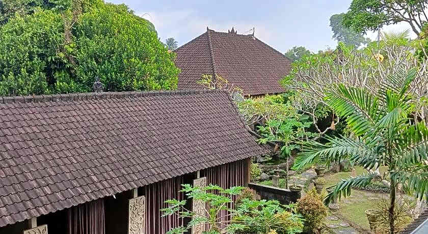 Liyer Spirit House                                                                              