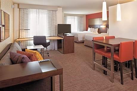 Queen Studio with Sofa Bed - Hearing Accessible