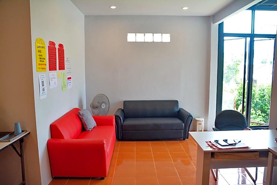 Lanta Hostel - Adult only