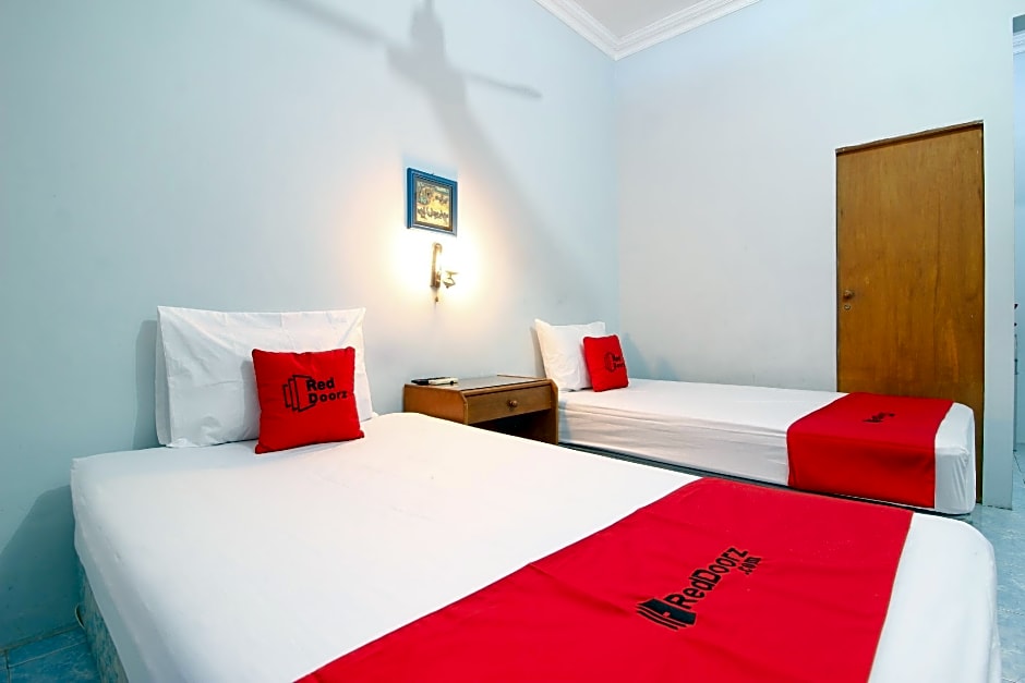 RedDoorz Syariah @ Jalan Menteri Supeno