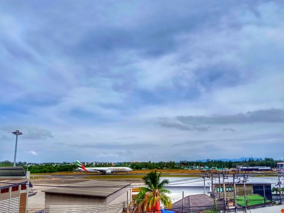 Louis' Runway View Hotel - SHA Extra Plus