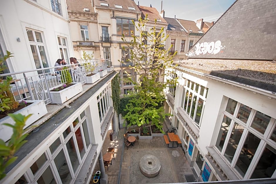 Jacques Brel Youth Hostel