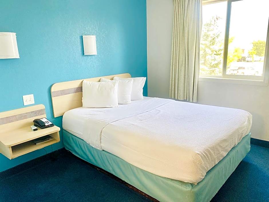 Motel 6-Red Deer, AB