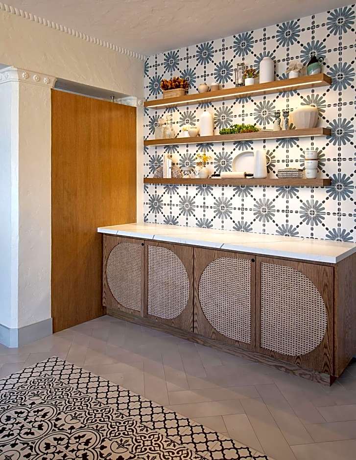 Hotel Virginia Santa Barbara, Tapestry Collection by Hilton