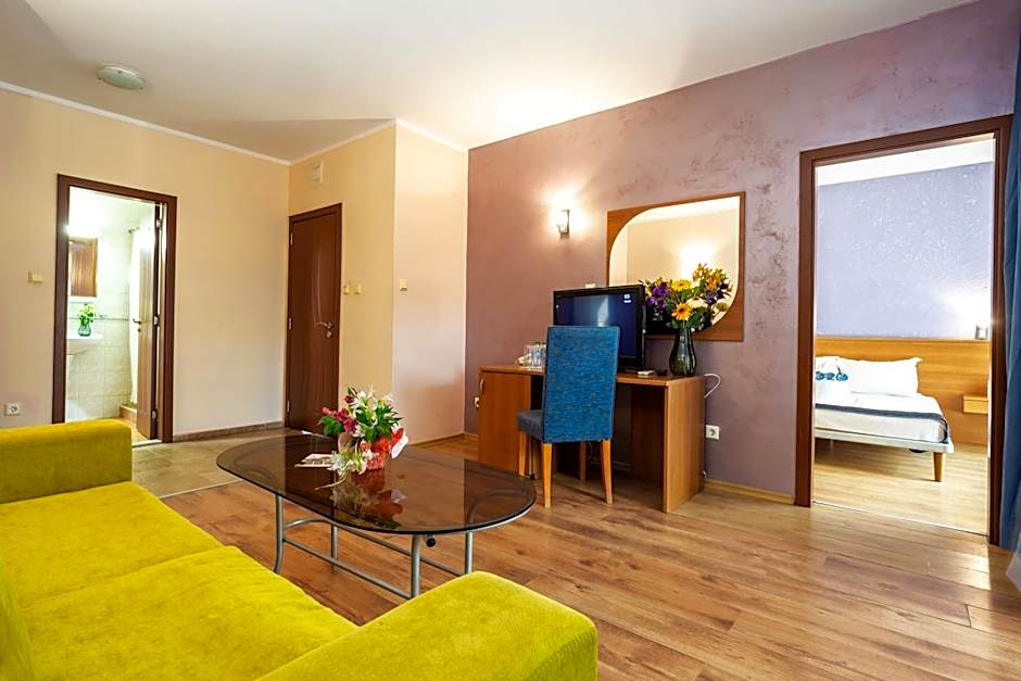 Complex Sunrise by HMG - All Inclusive