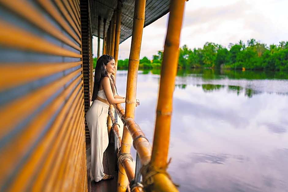 Yathra Houseboat