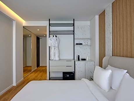 Executive King Room with Hot Tub