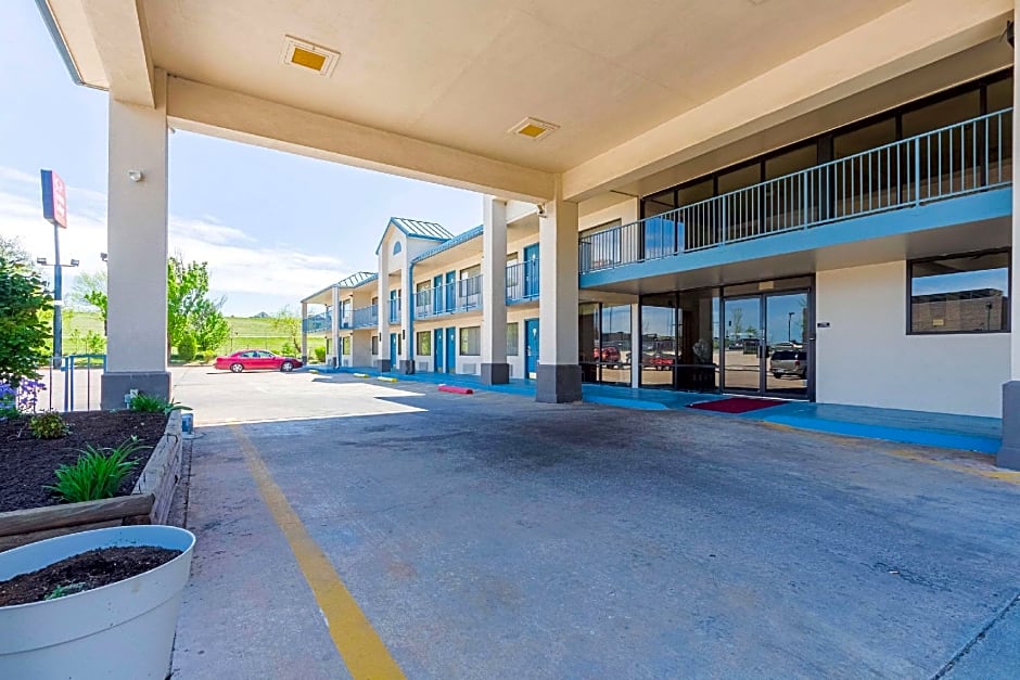 Econo Lodge Inn & Suites Bentonville - Rodgers