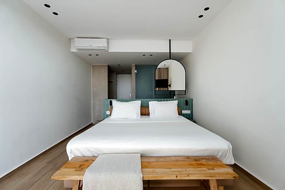 Paralos The Maxine Adults Only