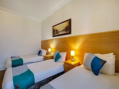 Triple Room with Shared Bathroom