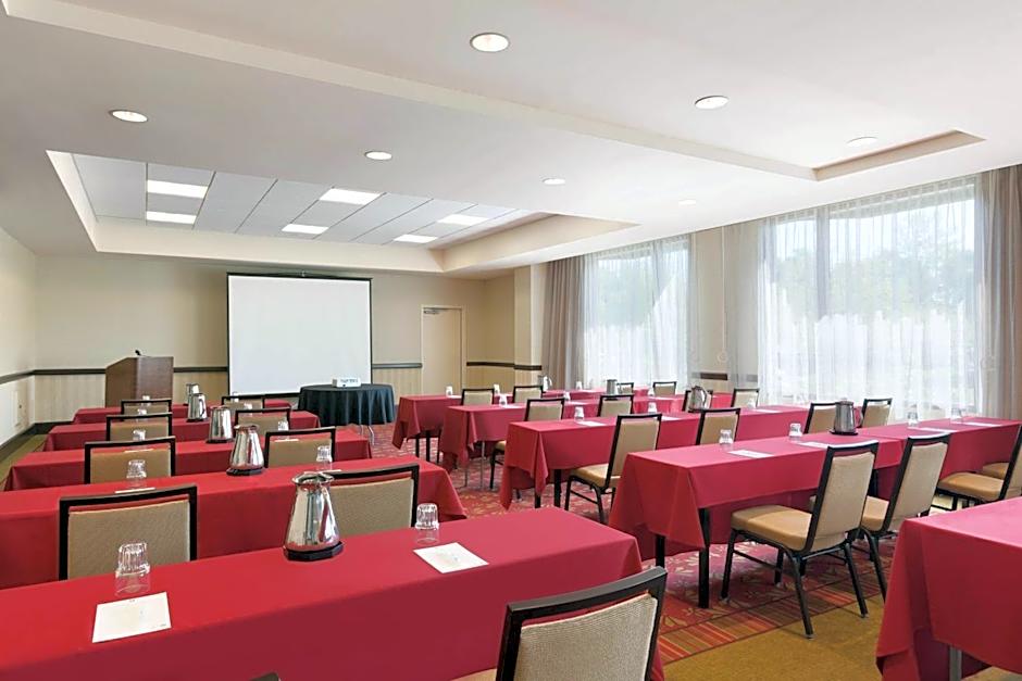 Embassy Suites By Hilton Boston Waltham