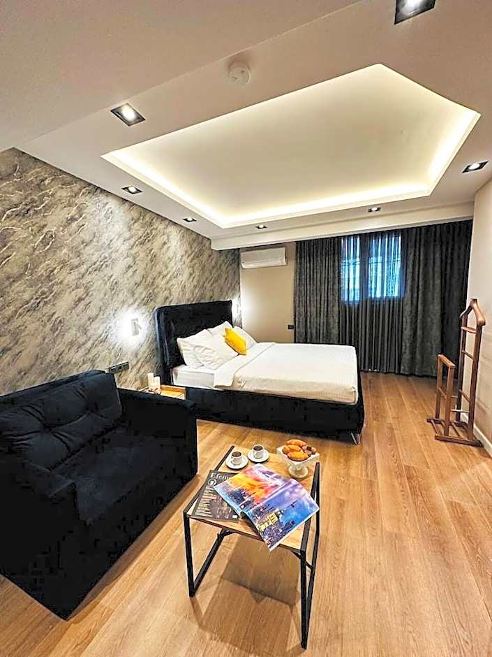 Rexee Hotel