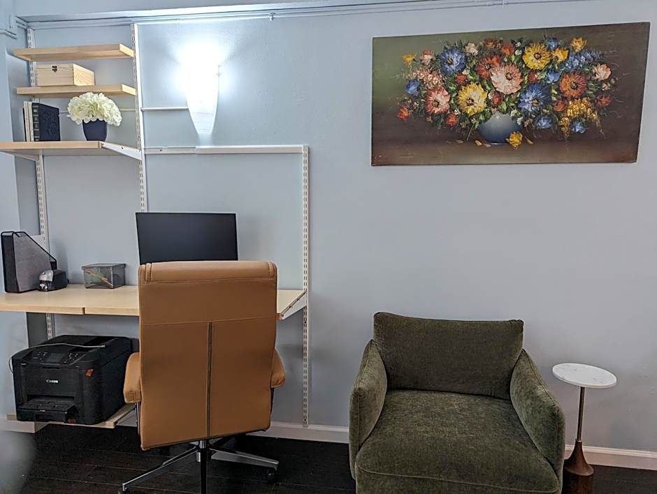 Fully renovated Manhattan gem