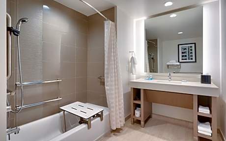 Studio Suite with Two Queen Beds with Sofa Bed, Kitchen and Tub - Disability Access