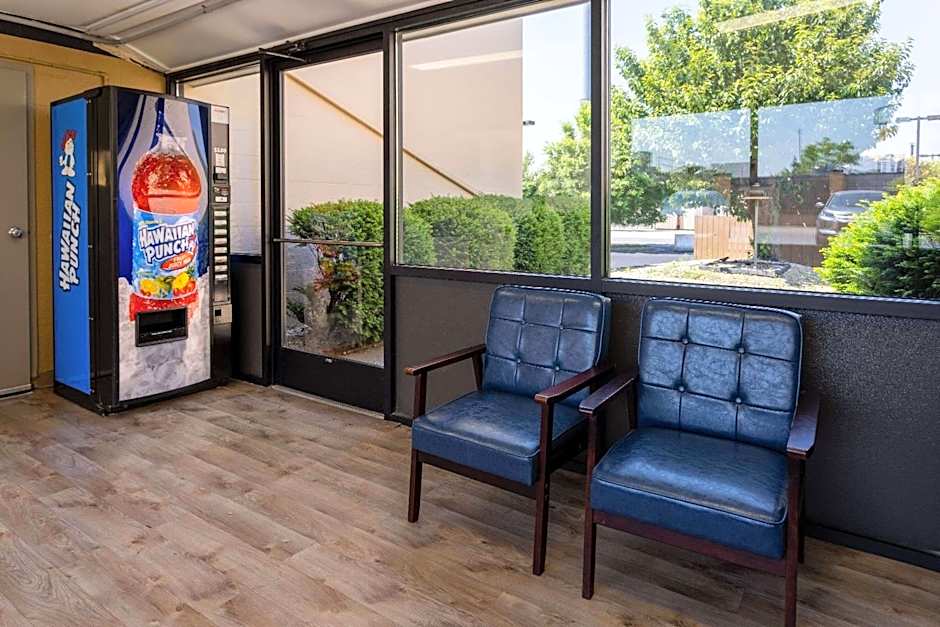 Days Inn by Wyndham Winchester