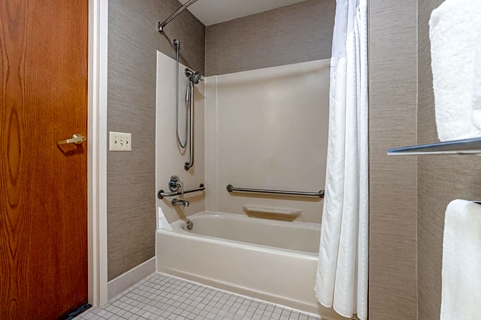 Holiday Inn Express Hotel & Suites Canton By IHG