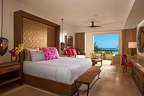 Preferred Club Junior Suite Ocean Front King