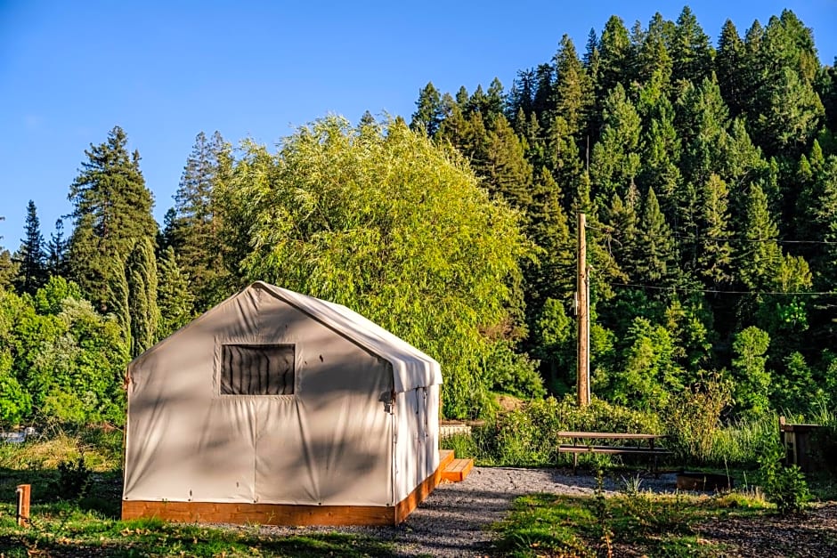 Johnson's Beach Cabins and Campground