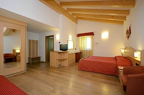Superior Quadruple Room
