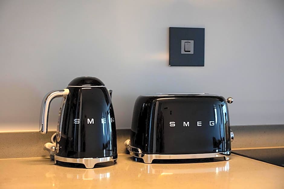 Luxury Bellagio 002 with Sea Views and Inverter