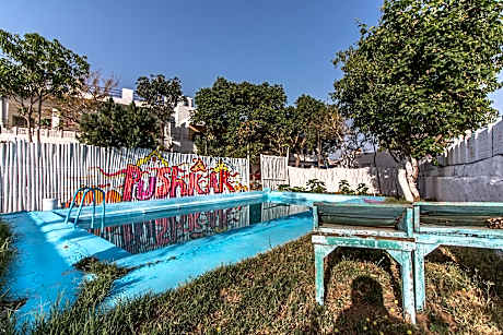 Backpacker Panda Chand Palace