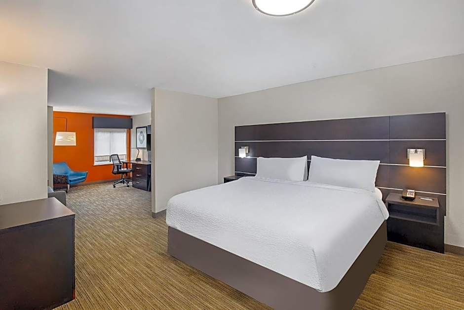 Holiday Inn Express & Suites Locust Grove By IHG