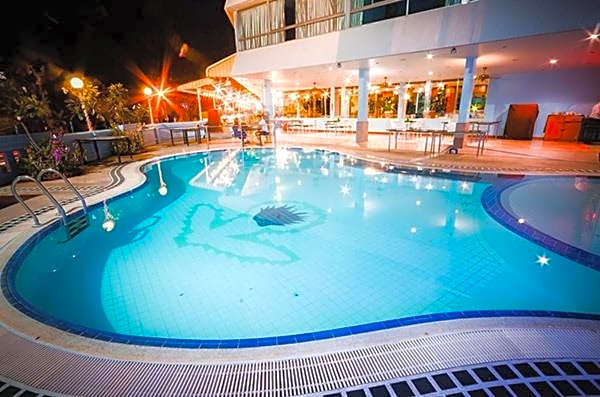 Viangtak Riverside Hotel