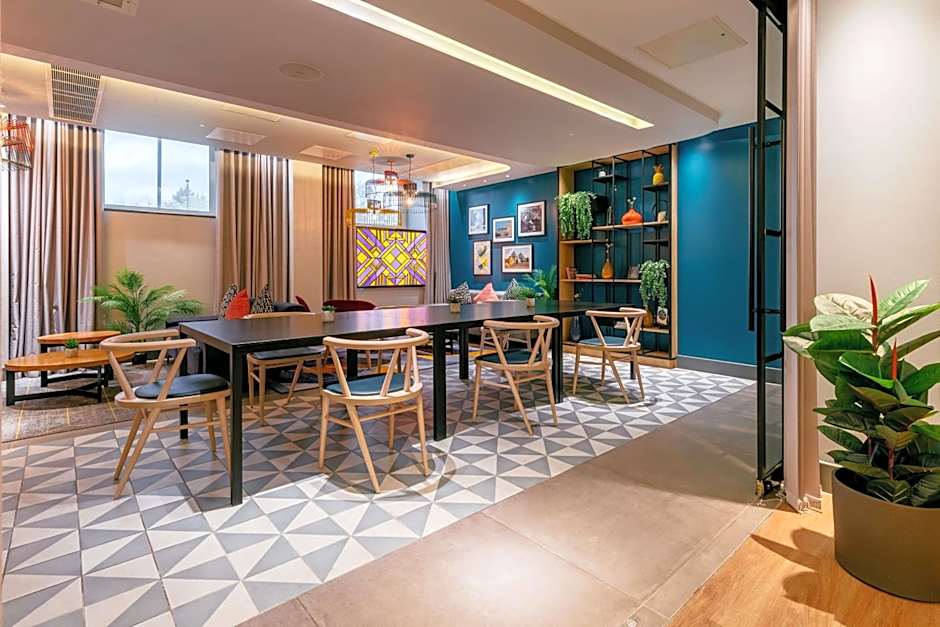 Hampton by Hilton London Park Royal