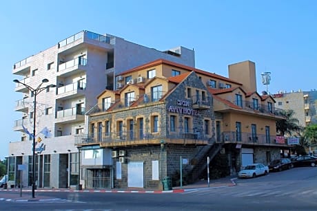 Aviv Hostel