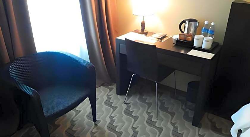 Eminent Hotel