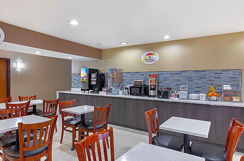 Super 8 by Wyndham Eddyville/Kuttawa